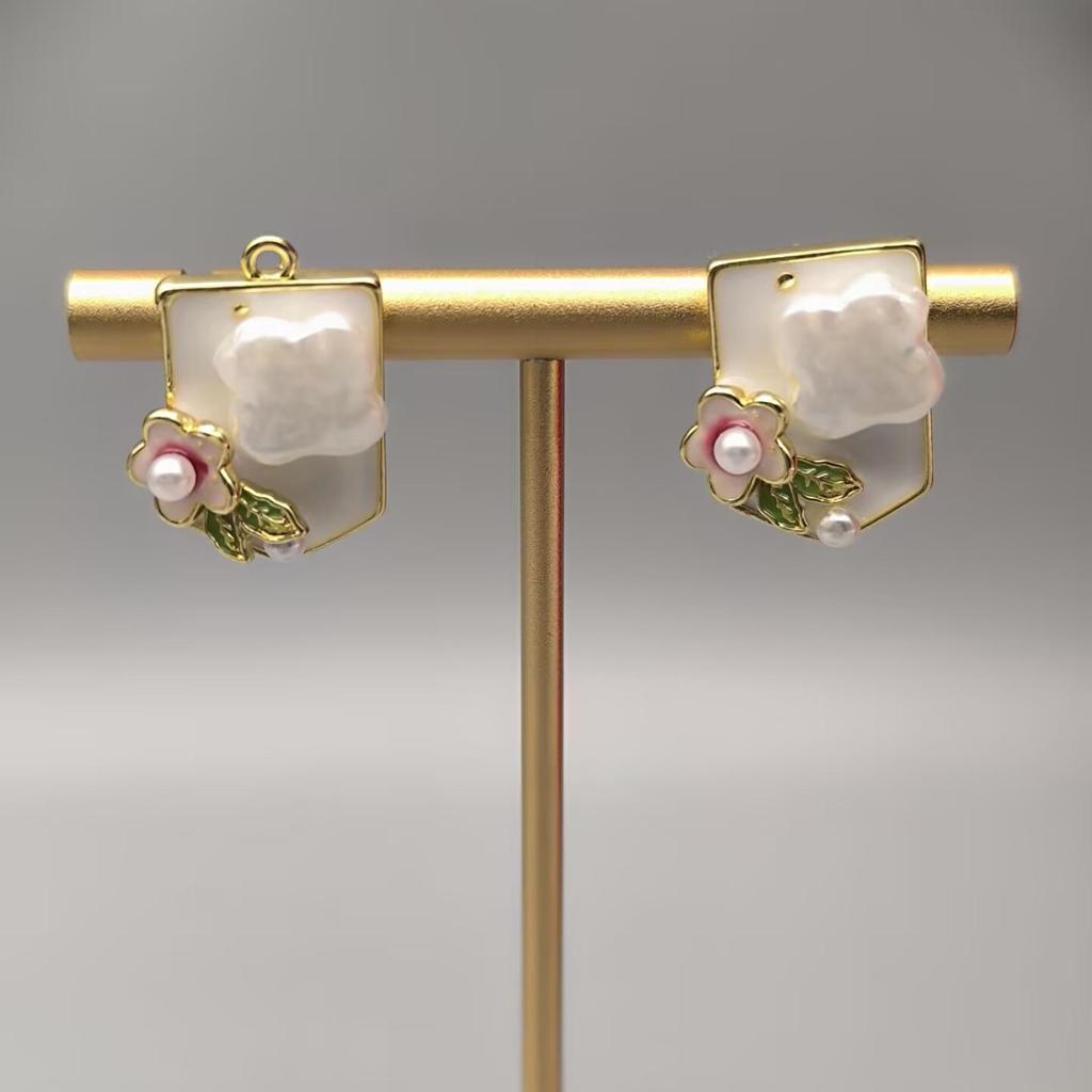 Women's Retro Pearl Flower Earrings - French Oil Painting Style, Versatile and Elegant for Daily Wear