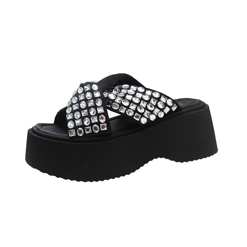 Platform Slippers Women Wear New Fashionable Versatile Cross with Beach Vacation Feng Shui Diamond Word Cool