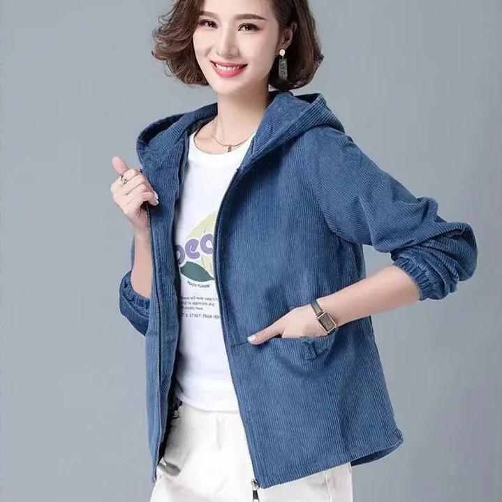 Короткая вельветовая женская куртка в корейском стиле — фото 4