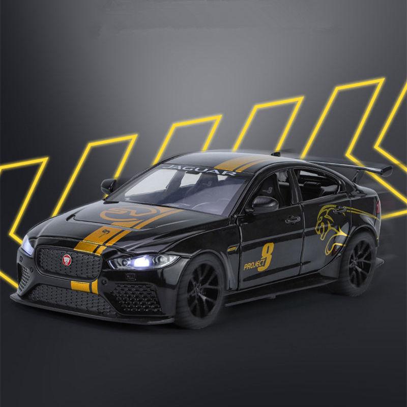 1/24 Jaguar XE SV Project8 Alloy Sports Car Model Diecast Metal Racing Car Model Simulation Sound Light Collection Kids Toy Gift