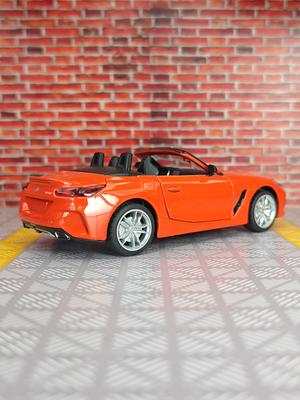 1:30 Simulations-BMW Z4 M40i Leichtmetall-Automodell Cabrio-Supersportwagen Türen können geöffnet werden hat simulierte Sound- und Lichtfunktionen
