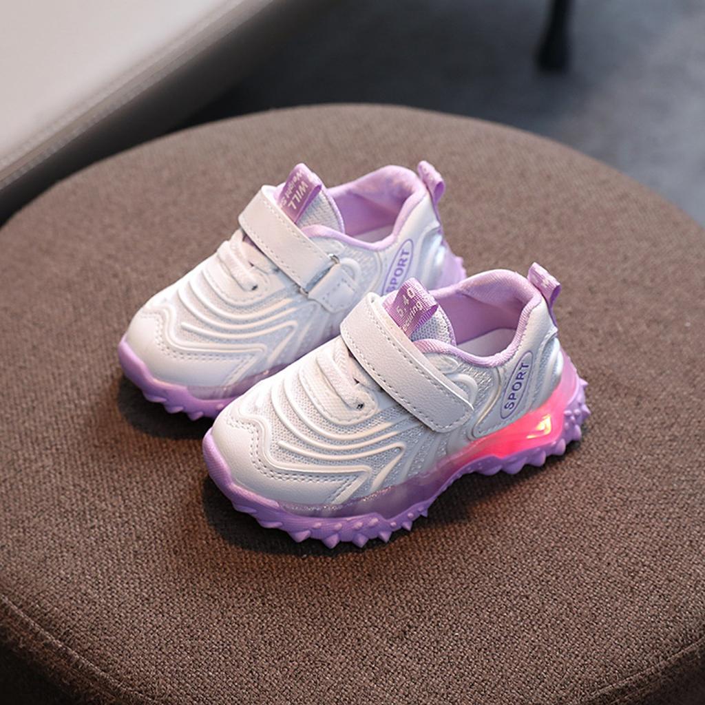 sports shoes in girls