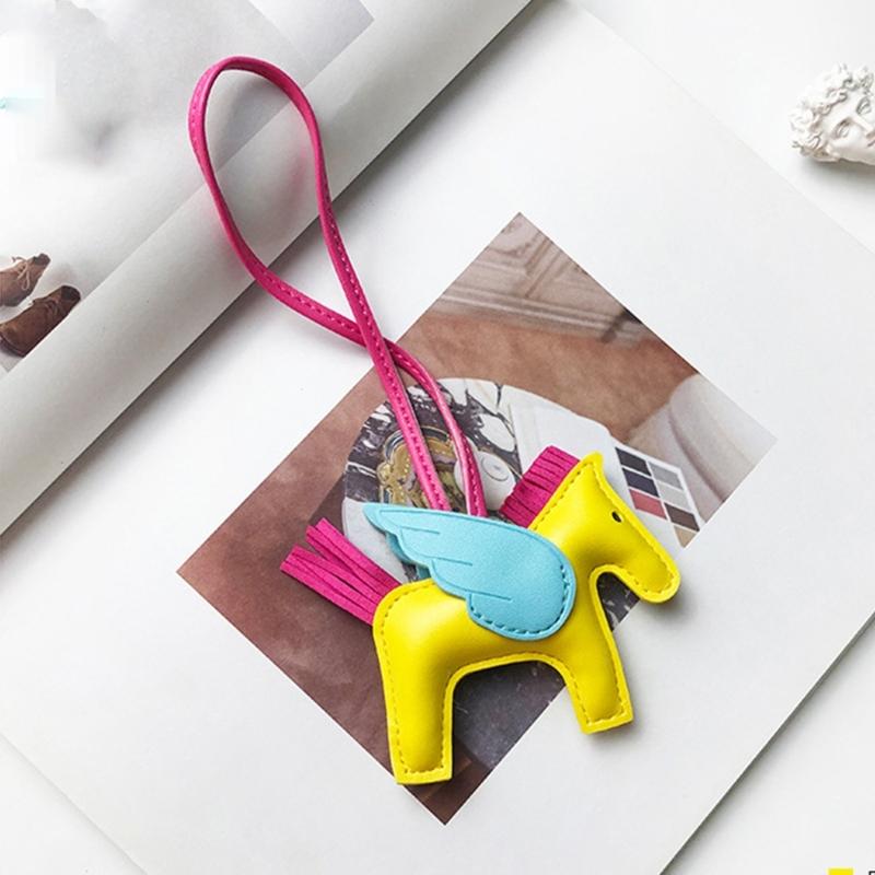 Cute Angel Wing Horse Keychain Pendant for Women Girls Fashionable Mini Horse Shape Bag Charm Oranemnt for Handbags