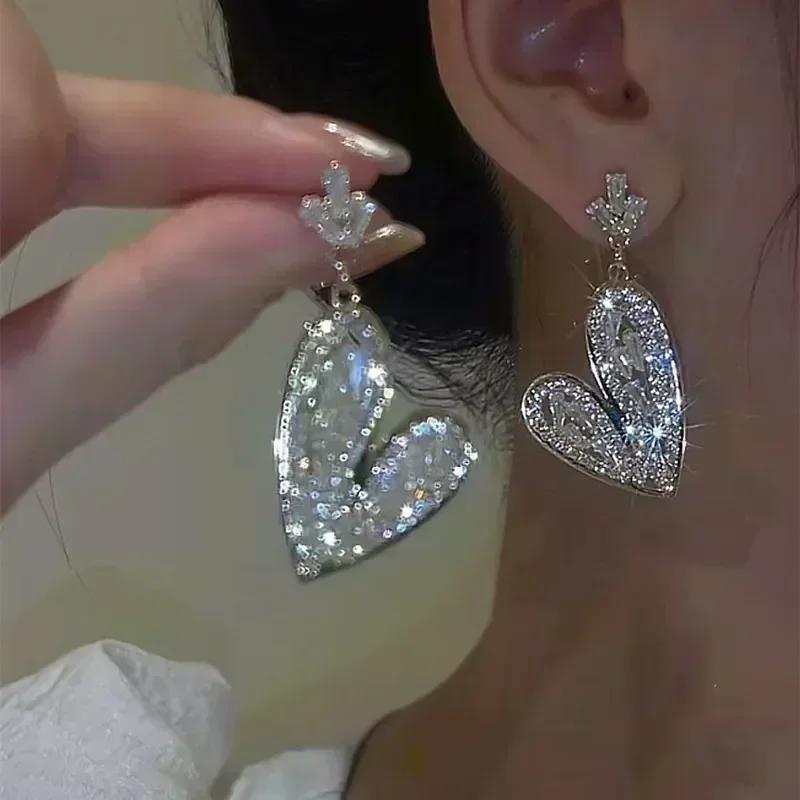 Exquisite Zircon Drop Pendant Golden Earrings for Women Fashionable Personalized Daily Accessories Party Zircon Birthday Gifts