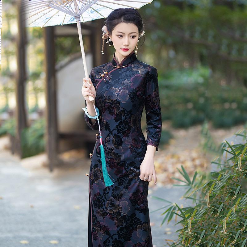 Skinny daily mother outfit national style new Chinese autumn long sleeve improved cheongsam women's advanced sense retro slim spring and autumn