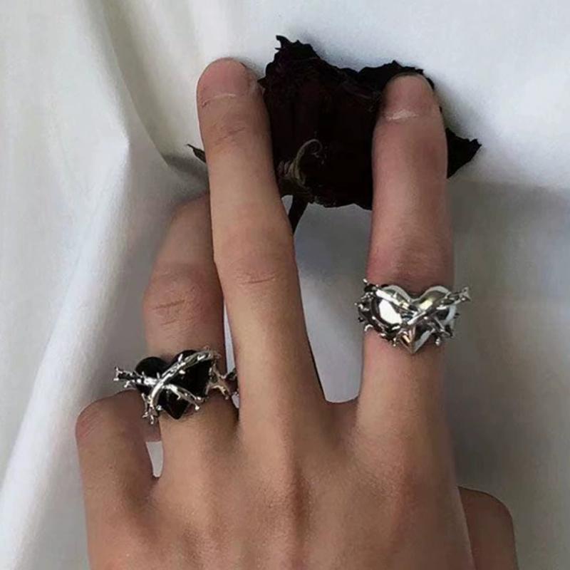New Fashion Creative Punk Gothic Thorns Love Heart Punk Open Ring For Women Girls Fashion Vintage Sexy Rings Y2K Party Jewelry