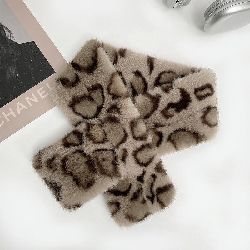 The Girl's Autumn and Winter Cartoon Woolen Hat Cute Scarf Warm and Protective Neck  Tiger Patterned Bear Fisherman Hat