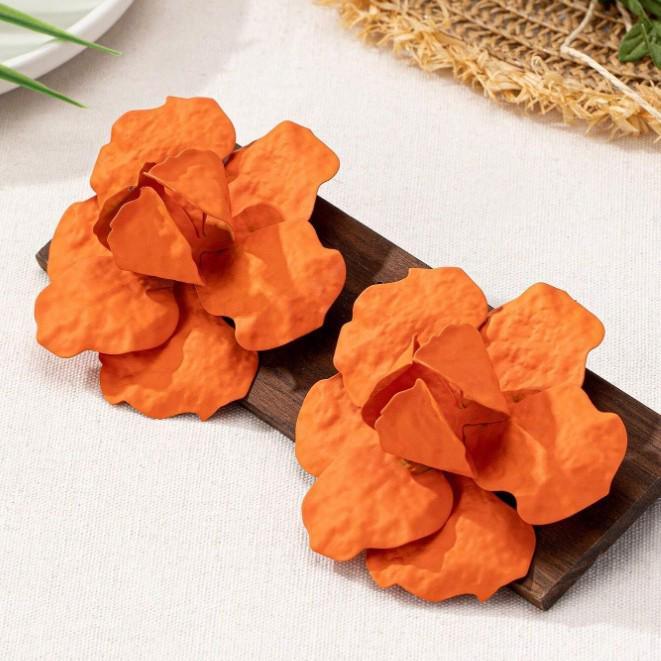Retro Three-Dimensional Pleated Petal Earrings with Large Flower Design оранжевый
