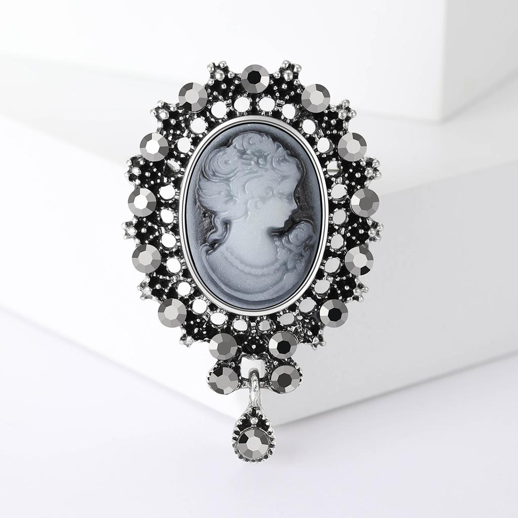 Pearl Beautiful Girl Head Brooches for Women Enamel Ladies Figure Pins Event Funny Luxury Gifts New Year Friends Decoration