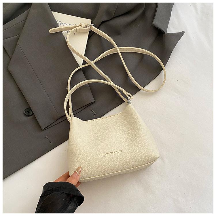 

Retro style crossbody bag women s 2025 summer new large-capacity fashion shoulder bag versatile high-end handbag белый