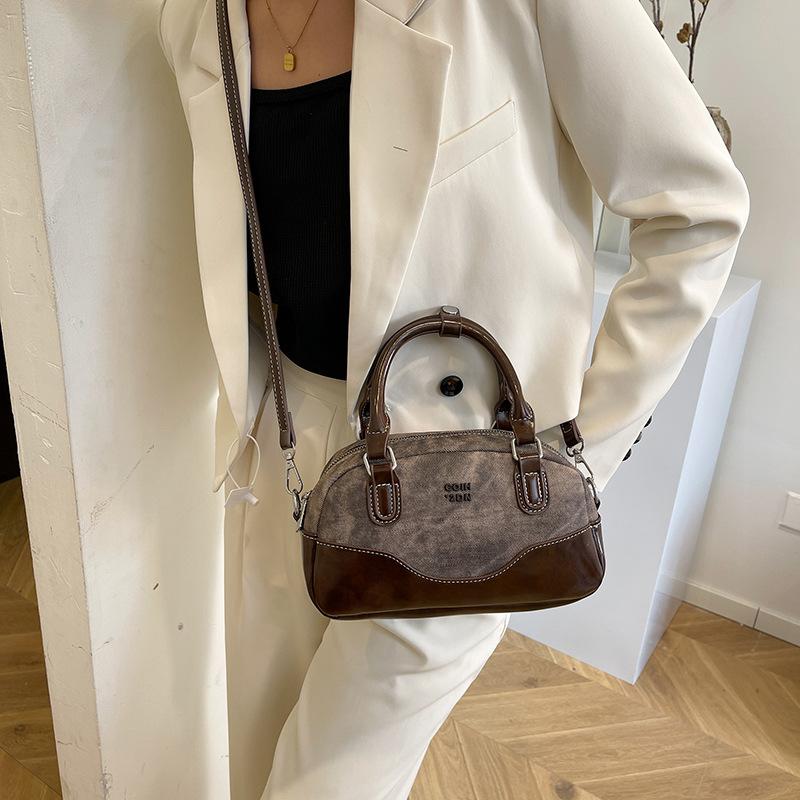 2025 Autumn and Winter New Portable Small Bowling Bag High-end Fashion Shoulder Bag Women's Messenger Commuter Bag