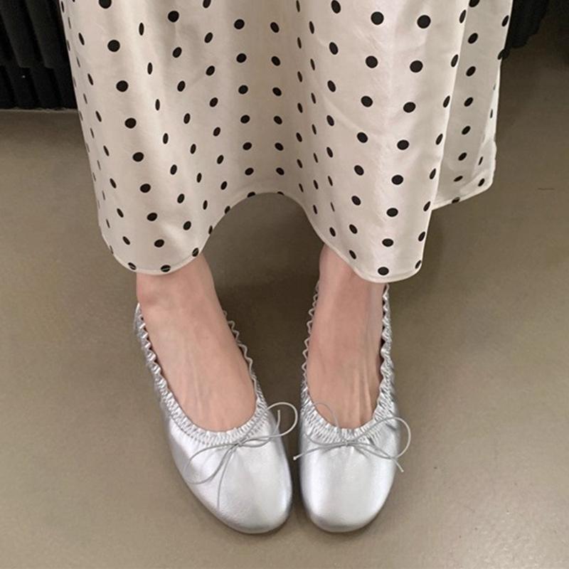 Fashion SUOJIALUN Autumn New Brand Women Flat Shoes Fashion Round Toe Pleated Shallow Slip On Boat Shoes Soft Flat Heel Single Shoes