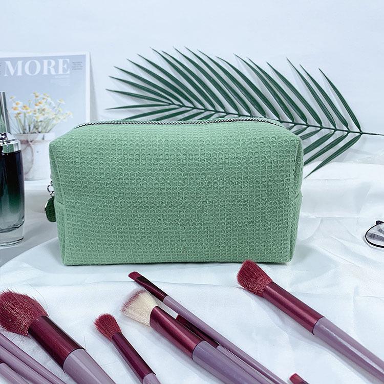 

Large Capacity Waffle Cosmetic Bag - Portable Solid Color Toiletry Bag for Women зелений