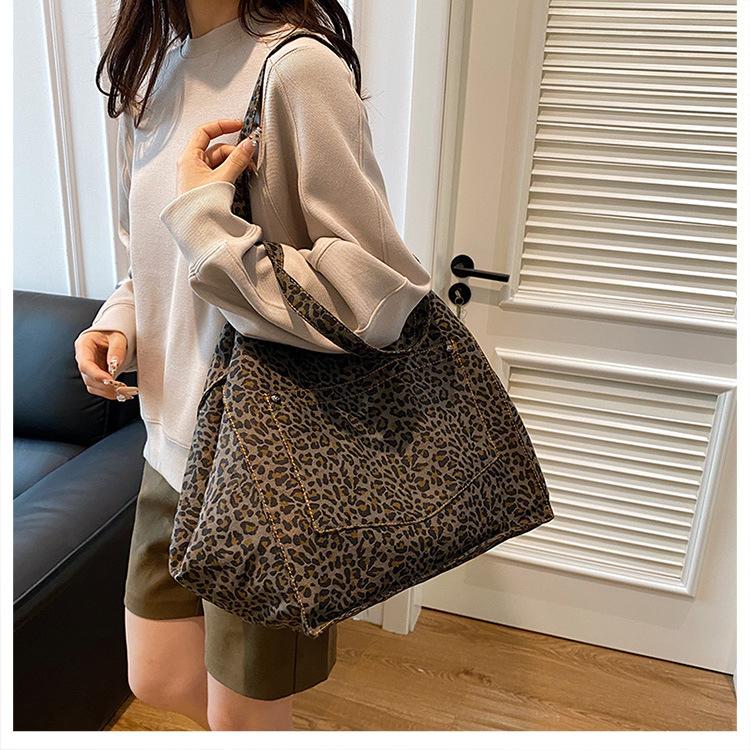 Leopard Print Canvas Tote Bag for Women Spacious Handheld Shoulder Purse Trendy Casual Commuter Handbag CLE