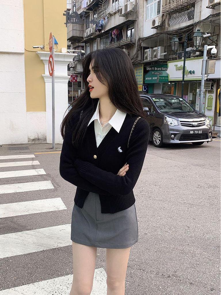 2025 Autumn/Winter V-neck Long Sleeve Knit Cardigan with Rabbit Embroidery – College Style Age-Reducing Versatile Top