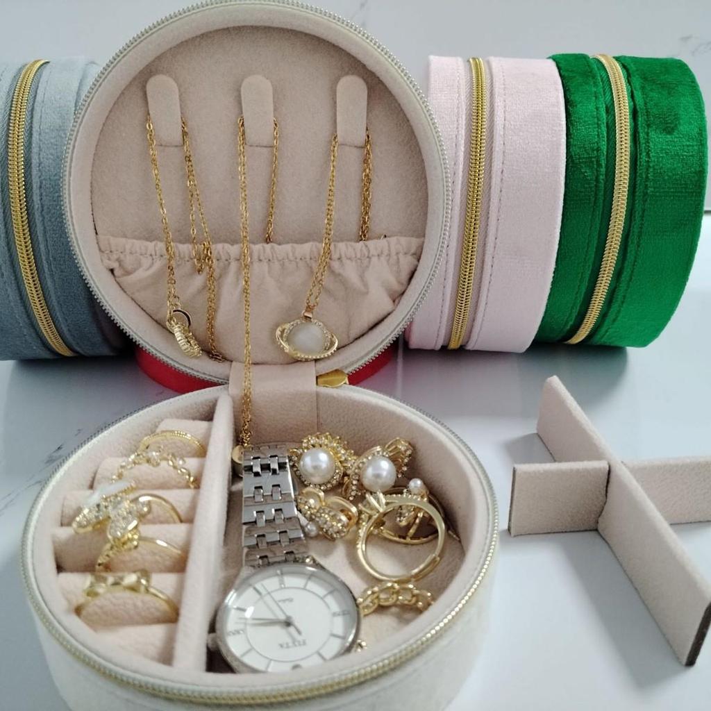 In Stock: Portable Velvet Round Jewelry Storage Box for Necklaces and Earrings