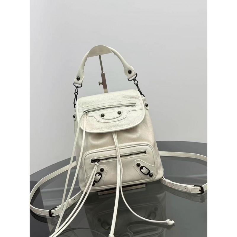 Parisian Trend Backpack Genuine Leather Rivet Motorcycle Bag Unisex Large Capacity Commuter