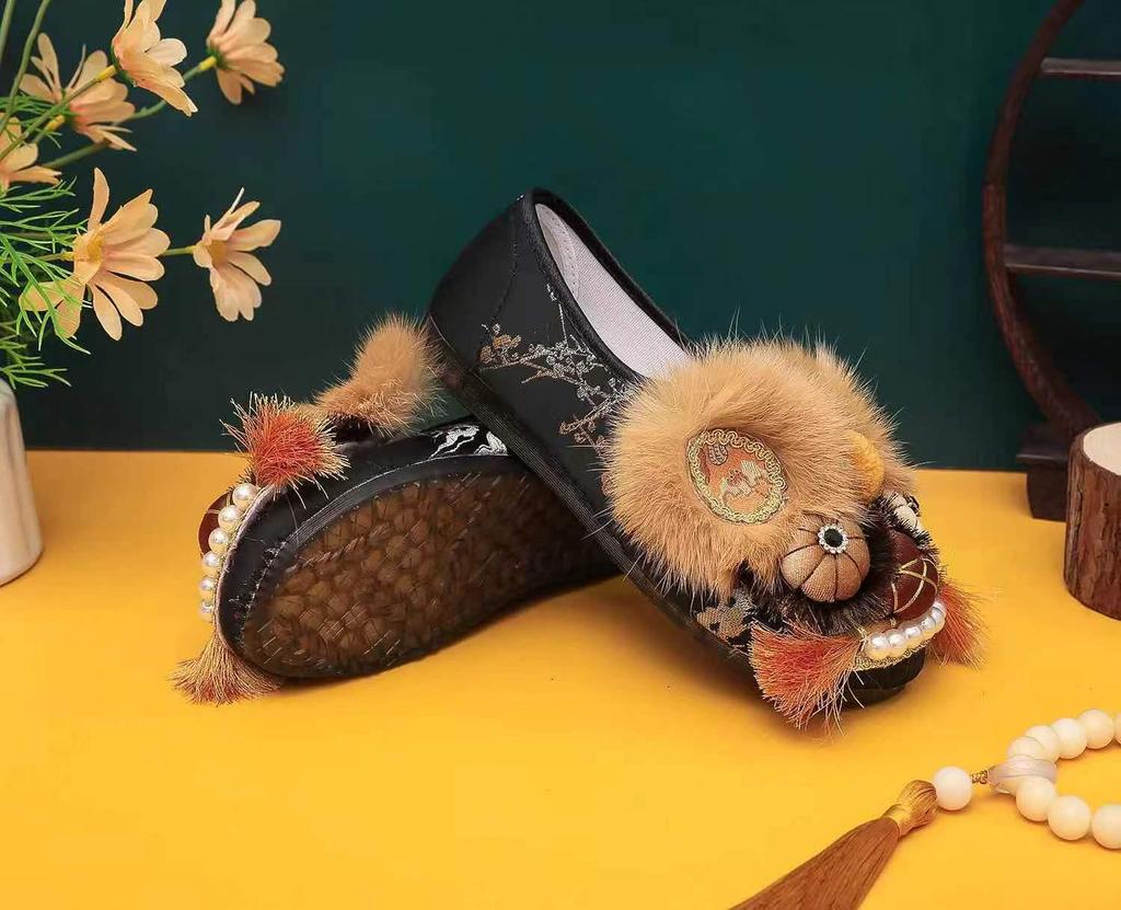 2025 Frühling Damen Handgefertigte Tigerkopfschuhe, Bequemer Ethno-Stil mit Weichsohle, Neue Chinesische Immaterielle Kulturerbe-Kollektion