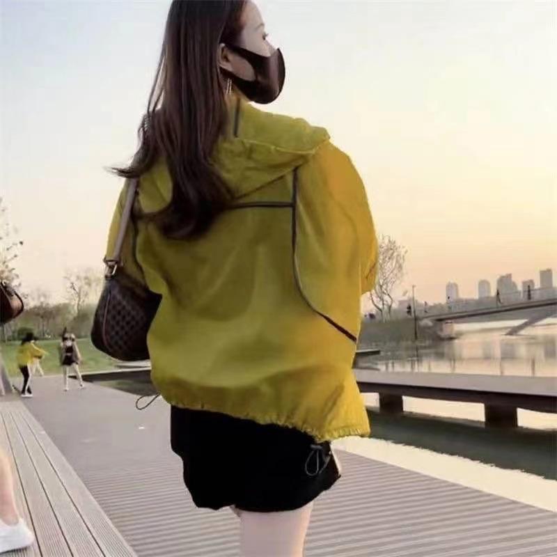 Thin Patchwork Sun Protection Clothing for Women's Summer Loose Fit Jacket Fashionable Color Blocking Long Sleeved Sun Protection Suit Large Size
