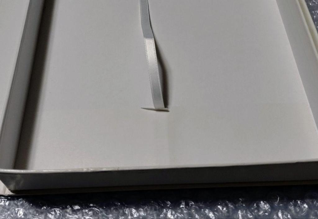 [USED] Happy End of the World Una Hunderi Collection