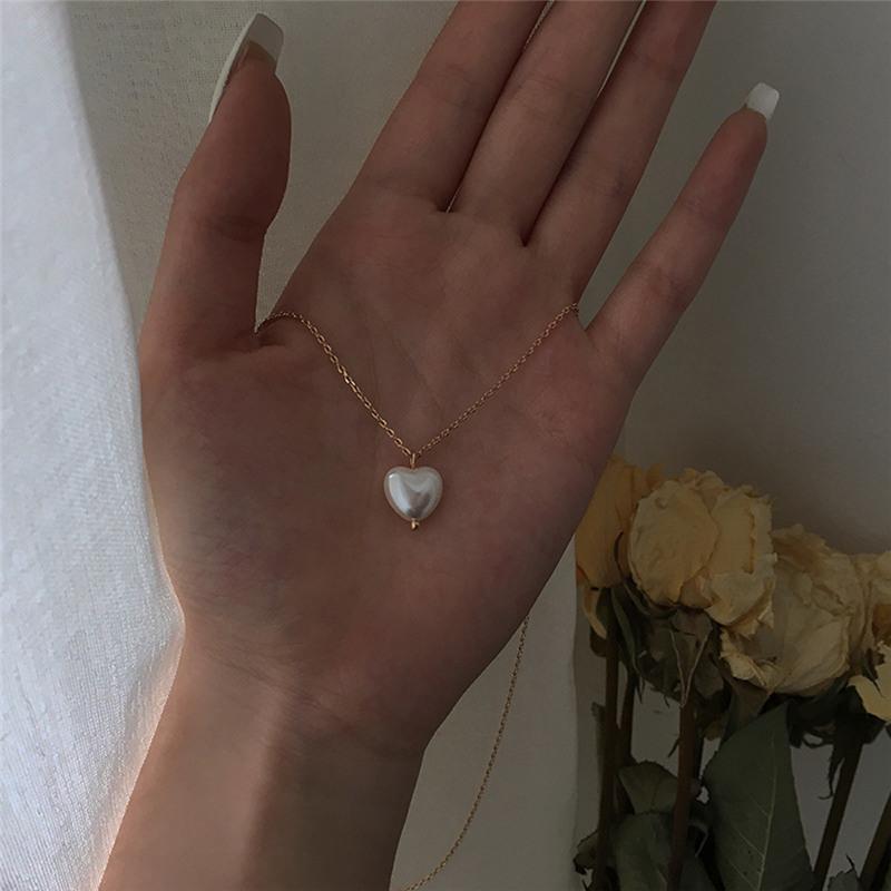 

2022 Fashion Chain Pearl Necklace For Women Baroque Pearl Metal Charm Pendants Necklaces Choker Bead Chain Jewelry Gifts