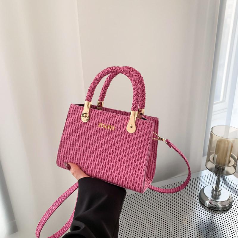 

Chic Minimalist Pu Shoulder Bag For Women 2024 Winter Fashion Stylish Crossbody Handbag With Nylon Lining In Black White Brown And Pink рожевий
