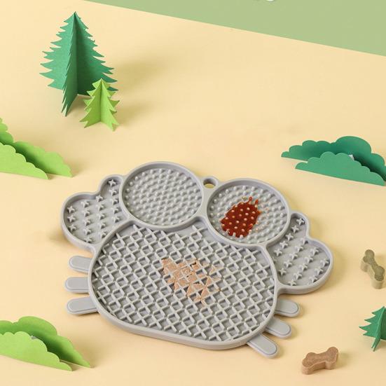 Silicone Dog Lick Mat with Suction Cup Anxiety Relief Crab Shape Pet Food Mat Anti-tip Slow Eating Bowl Peanut Butter Licking Mat Enrichment
