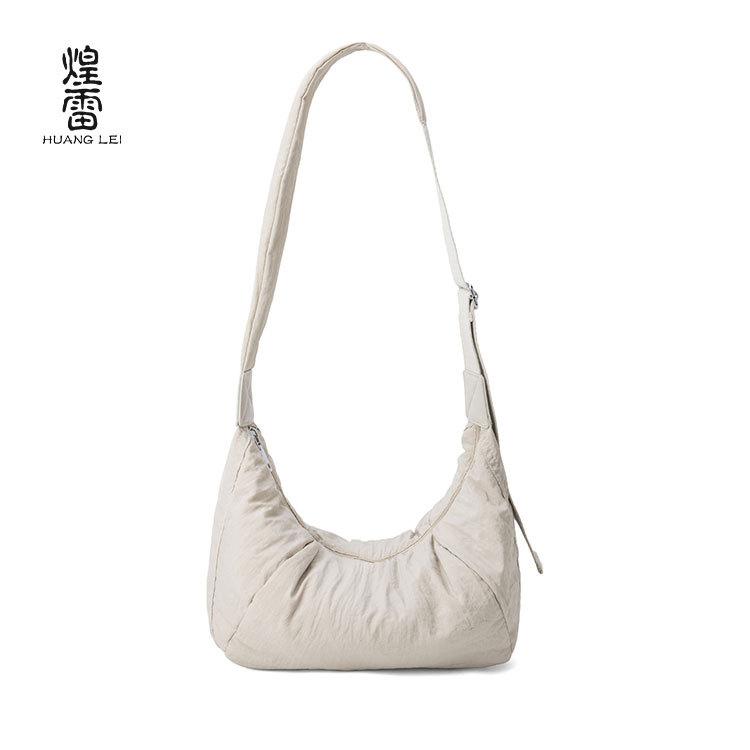 New hot-selling women's bags, lightweight trendy messenger bags, niche high-end shoulder bags, fashionable dumpling bags
