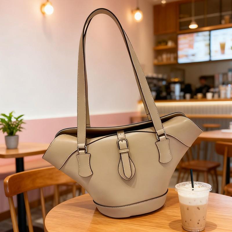 Женская сумка 2025 Портативная Ракушка Одно плечо Диагональная Нишевый Дизайн Тоут хаки