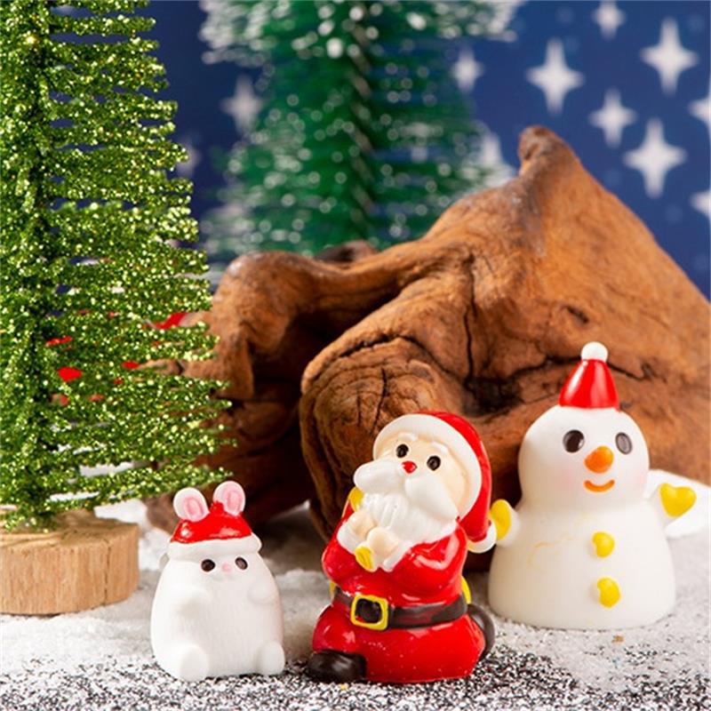 Cute Funny Santa Claus Snowman Dolls Car Micro Landscape Ornaments Toy Christmas Party Decoration Home Desktop Resin Craft Gifts