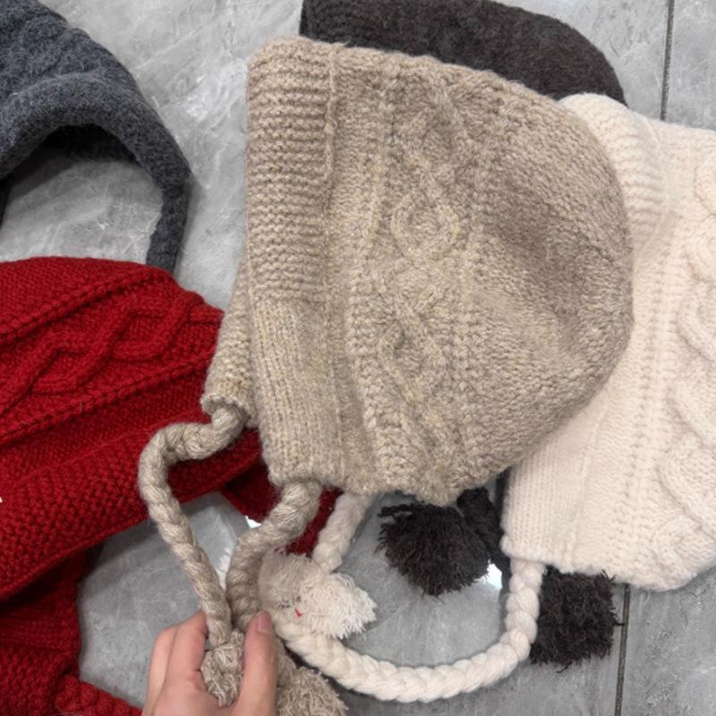 Sweet and cute red knitted hat, warm in autumn and winter, thickened ear protectors, small wool hat, Rafa hat.