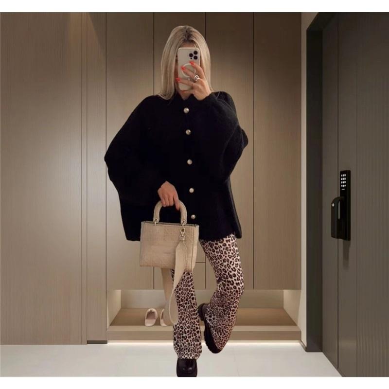 Cárdigan de punto de manga murciélago casual de color sólido con botón metálico