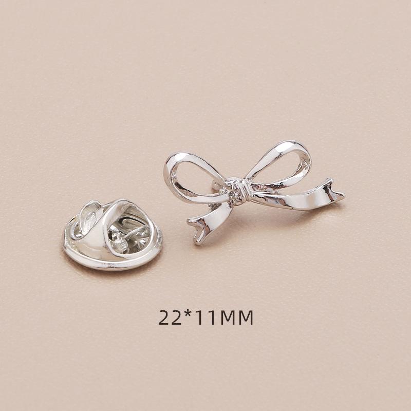 High-End No-Sew Clover Bow Brooch for Shirt Collars