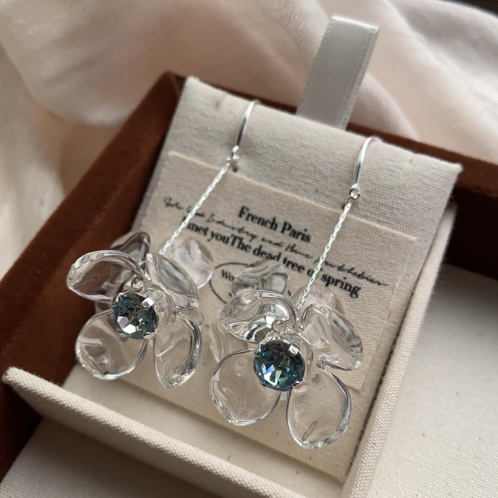 Красные серьги-кисточки с цветами Серьги Подвеска из смолы с лепестками Ретро Легкая элегантность Премиальные Натуральные Легкие Роскошные Серьги