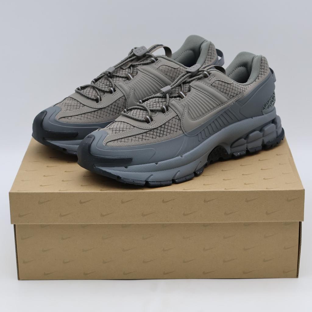 HV6901-001 Nike Zoom Vomero Roam Metallic Pewter Cool Grey Anthracite (Men's)