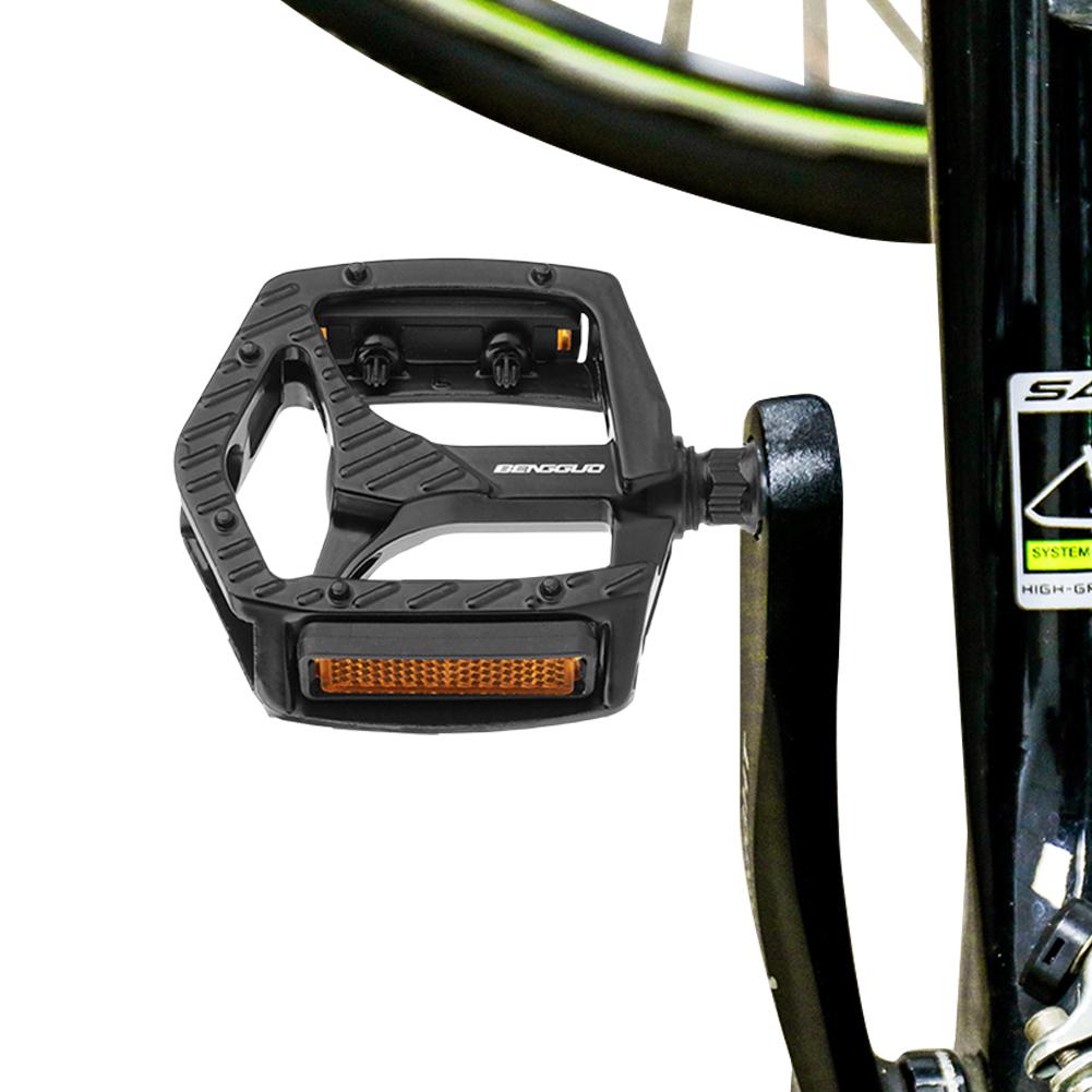 Ultralight Bicycle Pedals Aluminum Alloy Bicycle Platform Pedal Anti-Slip Cycling Bearing Pedals with Reflector for Night Riding