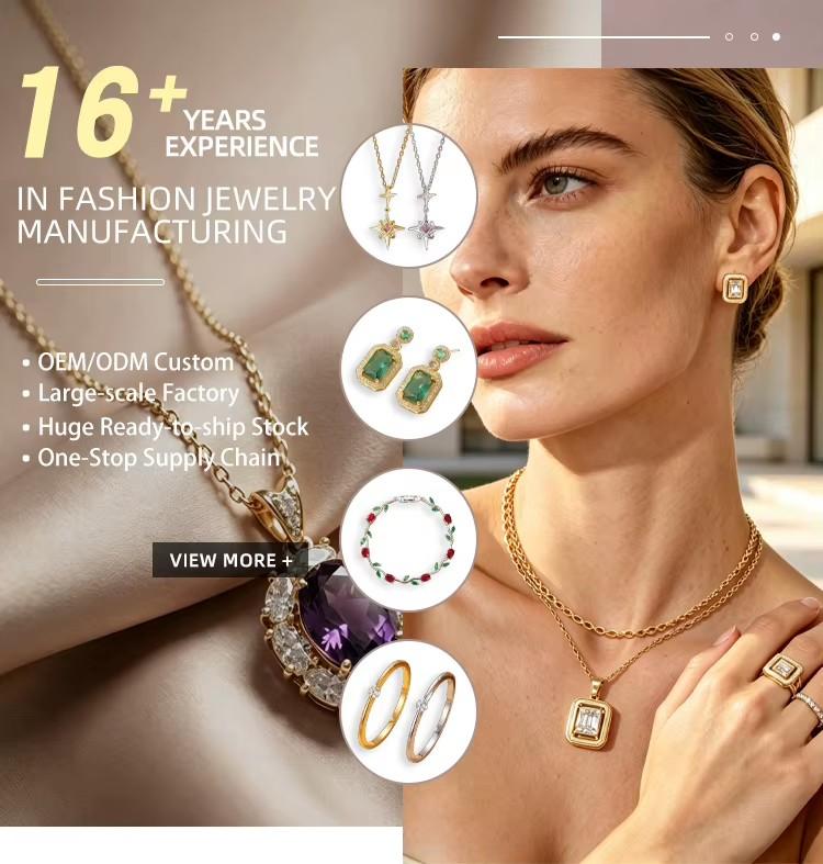 Copper Zirconia Pink Four Leaf Clover Pendant Necklace Women, Crystal Charm, Light Luxury Premium 18K Gold Plated Necklace