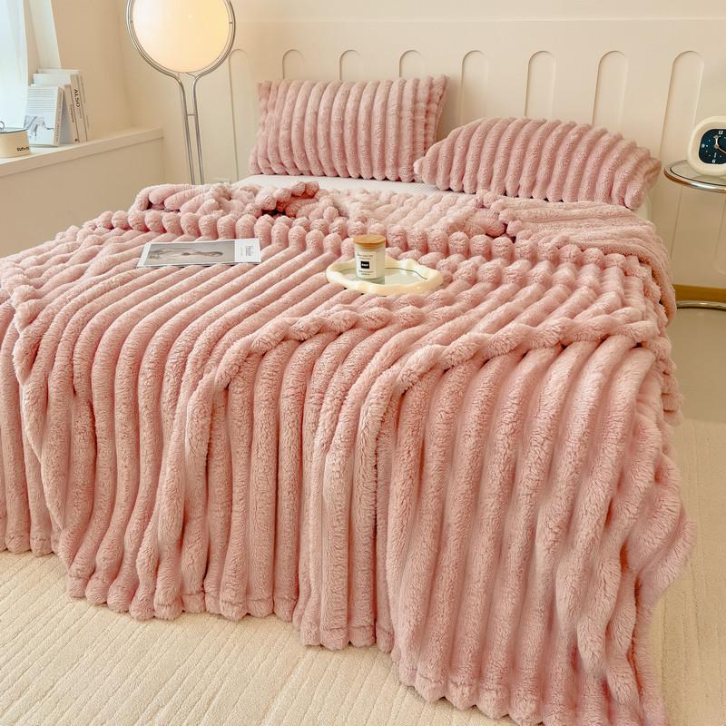 Super Soft Fleece Blanket, Extra Thick Flannel & Coral Fleece Throw for Winter, Warm Cozy Couch & Nap Blanket for All Season Use
