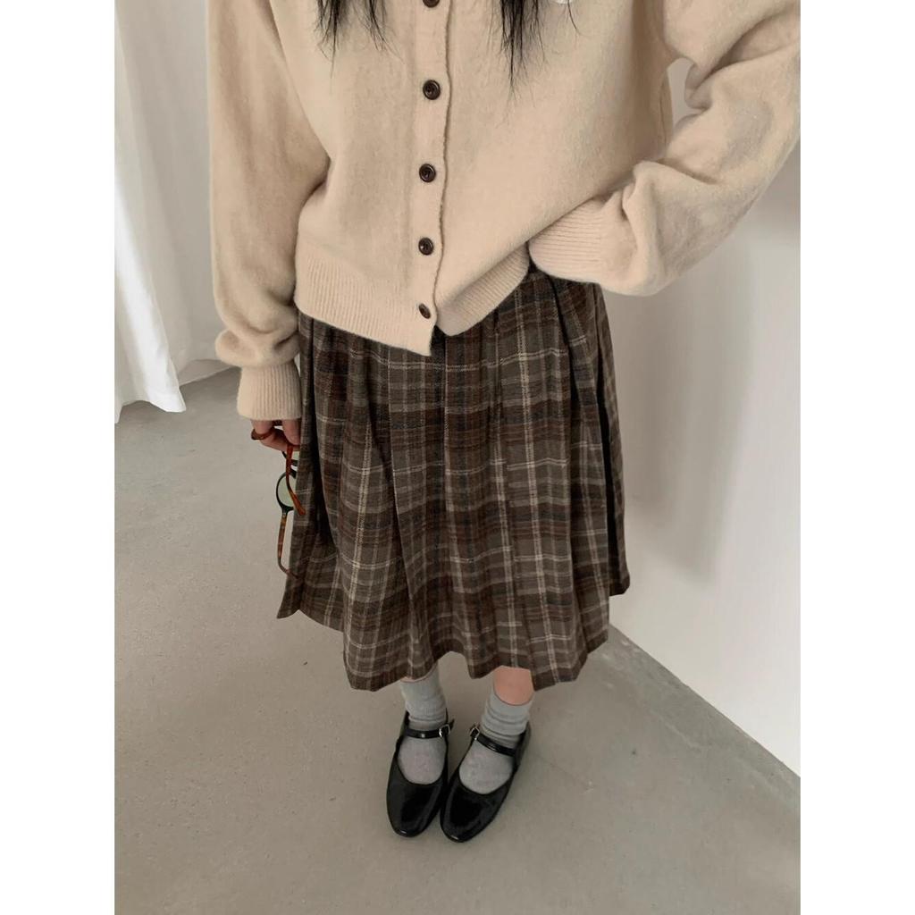 Women's Winter Woolen Plaid Pleated Midi Skirt - Elegant Petite A-line Umbrella Design
