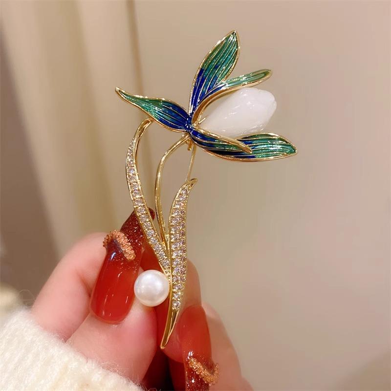 Chinese style magnolia brooch women's exquisite fashion bamboo leaf brooch pin coat jacket accessories