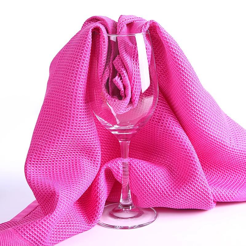 Čisticí hadřík bez šmouh, nepouštějící vlákna, savý na sklo, zrcadla a do koupelen