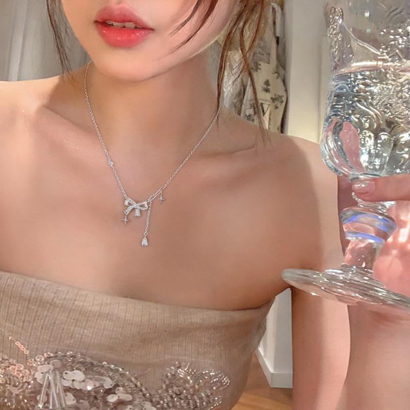 Elegant Zircon Bow & Water Drop Star Pendant Necklace - Fashionable Light Luxury Clavicle Chain for Women