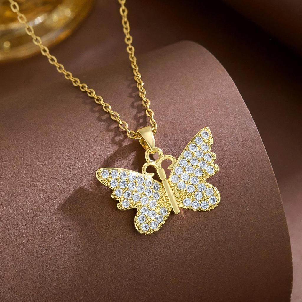 Diamond-Encrusted Butterfly Necklace for Women: Versatile High-End Design with Micro-Set Details and Elegant Clavicle Chain Jewelry.