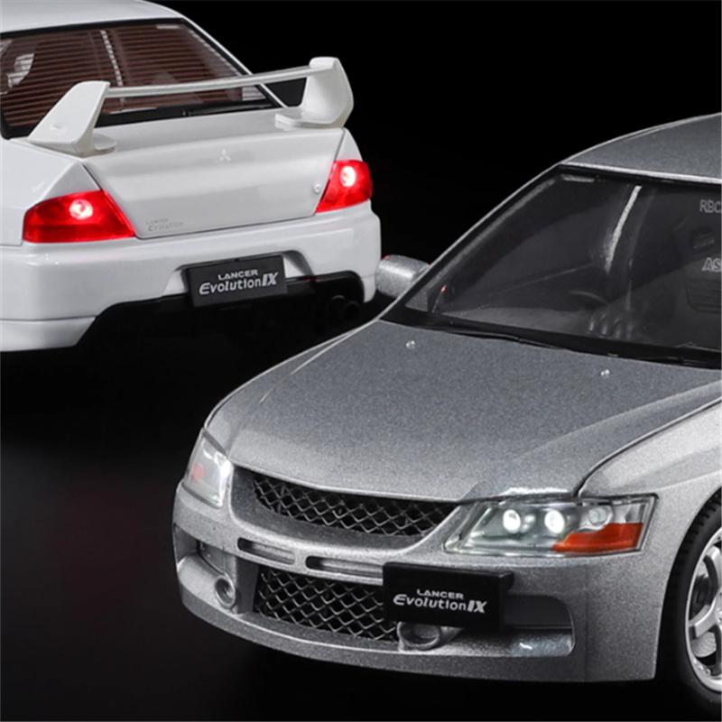 1/24 Mitsubishis Lancer Evolution Alloy Sports Car Model Diecasts Metal Racing Vehicles Car Model Sound and Light Kids Toys Gift