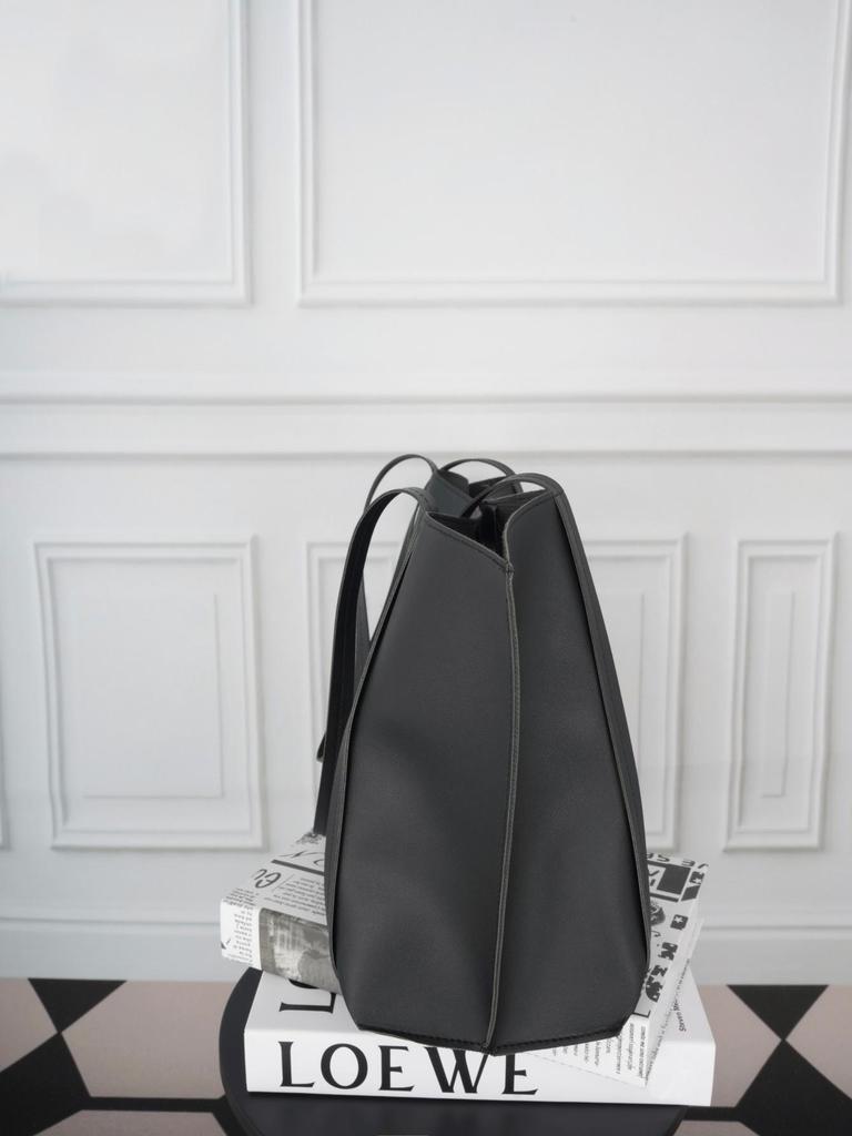 2025 Women's Retro Large Capacity Shoulder Tote Bag - Versatile Fashion