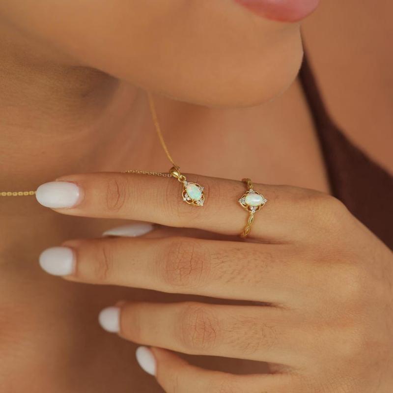 Women's Elegant Luxury Necklace Minimalist Jewelry, A Gift for Mothers, Able Item, The Best Choice for Giving Gifts