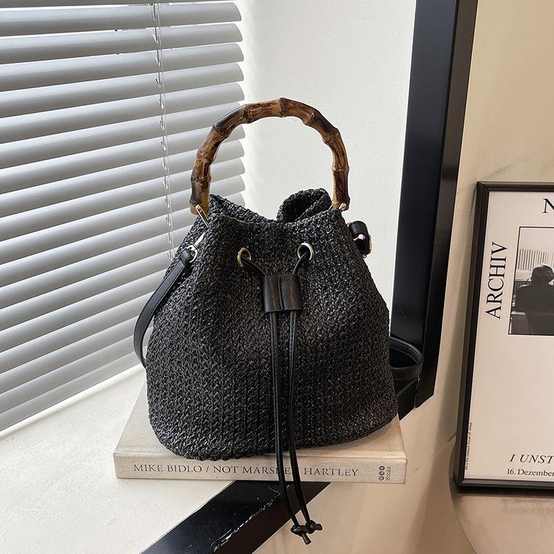 

Летняя радужная полосатая плетеная сумка женская новая портативная универсальная сумка-мессенджер на плечо сумка-ведро чёрный