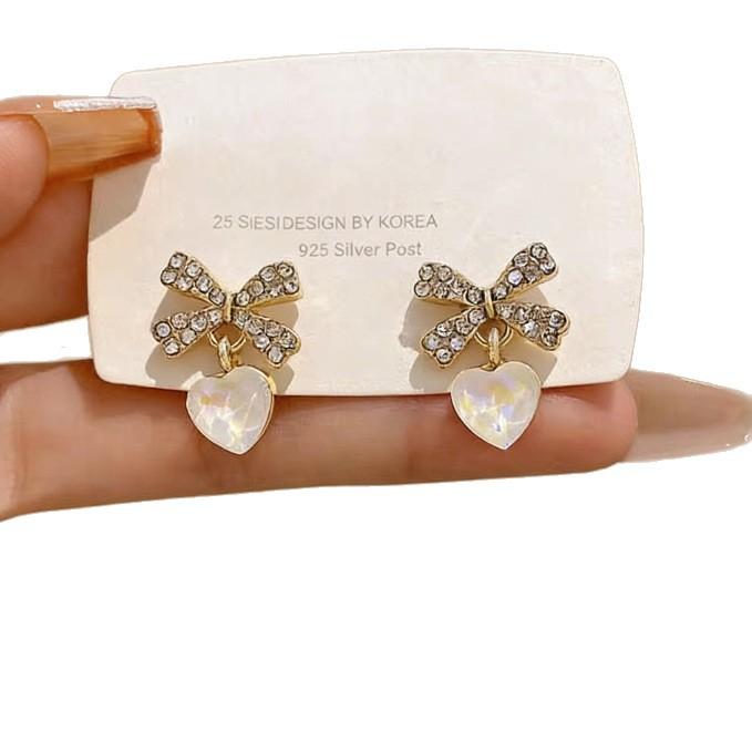 A Must For Sweet Girls! Flash Diamond Bow Pendant, Love Stud Earrings, Femininity Versatile Fairy Fantasy Girl Earrings