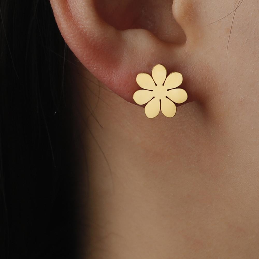 Dawapara Minimalist Four Leaf Clover Stud Earrings for Women Girls Sunflower Good Luck Gift Stainless Steel Irish Jewelry