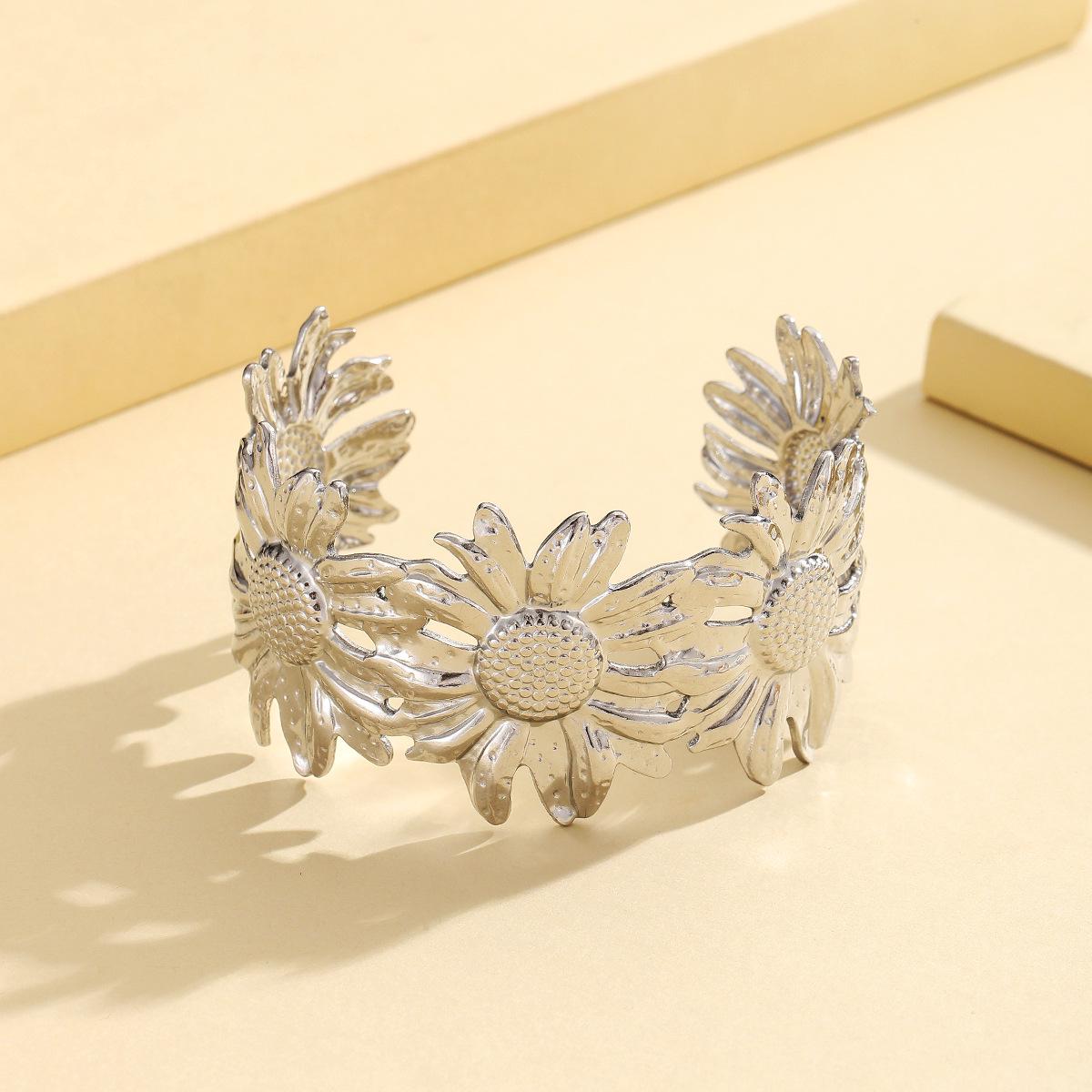 European & American Stainless Steel Sunflower Cuff Bracelet - Elegant Old Money Style